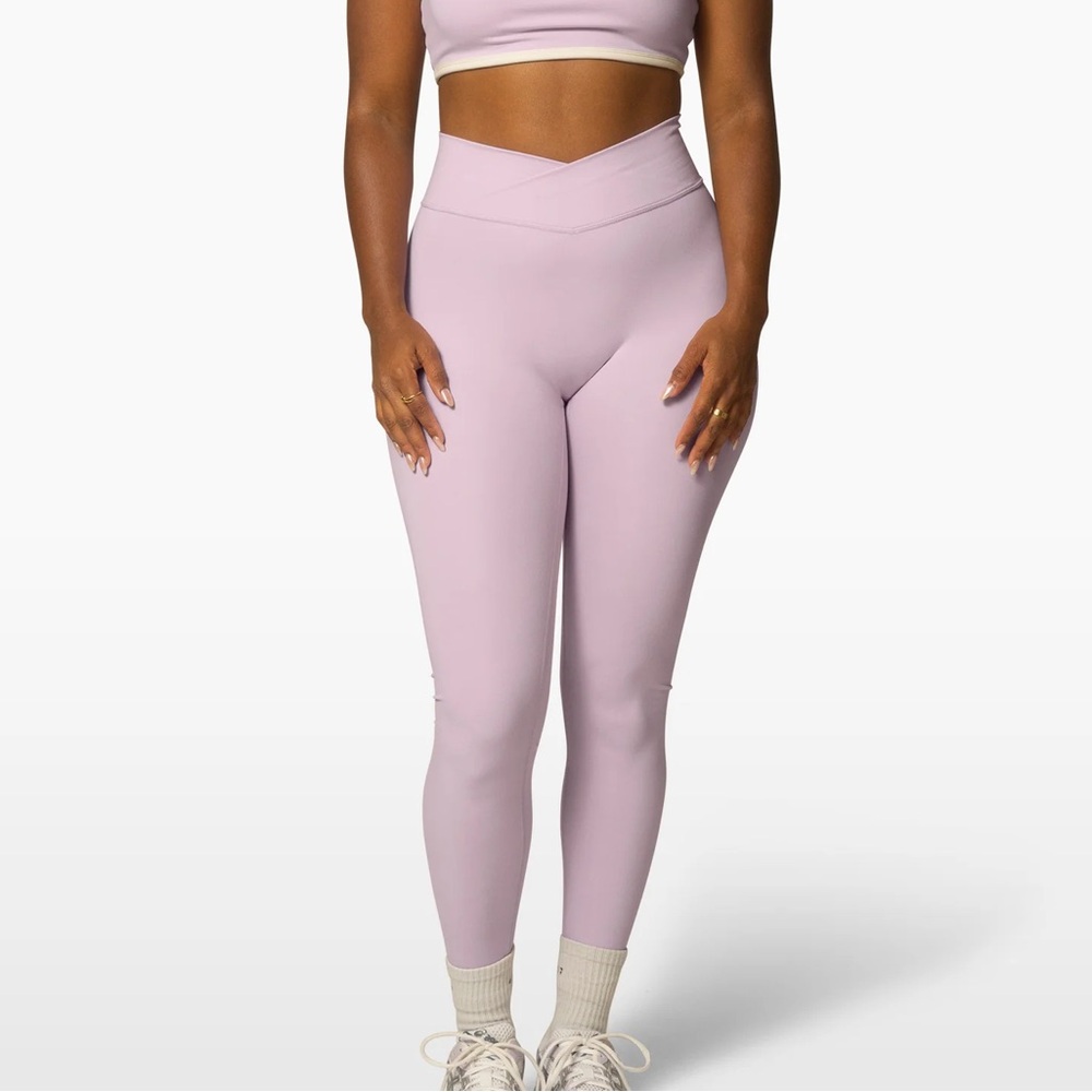 437 Four Three Seven The V Legging
